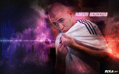 9博热评-低调做人高调踢球